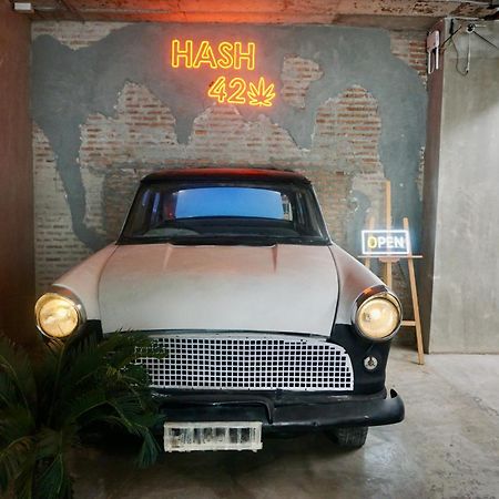 Silom Soi 3 Hash Apartment Hip And Funky With Rooftop View 방콕 외부 사진