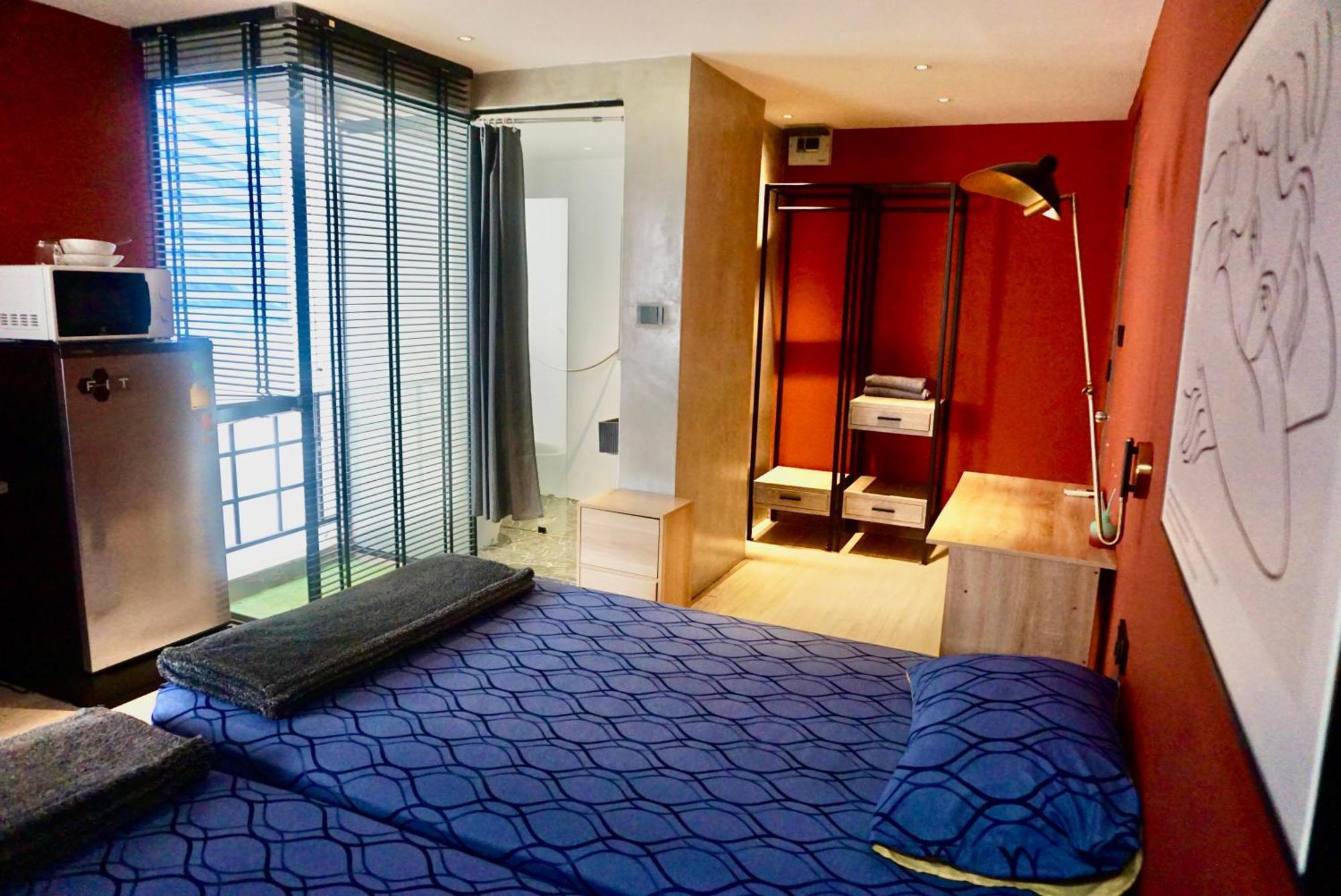 Silom Soi 3 Hash Apartment Hip And Funky With Rooftop View 방콕 외부 사진