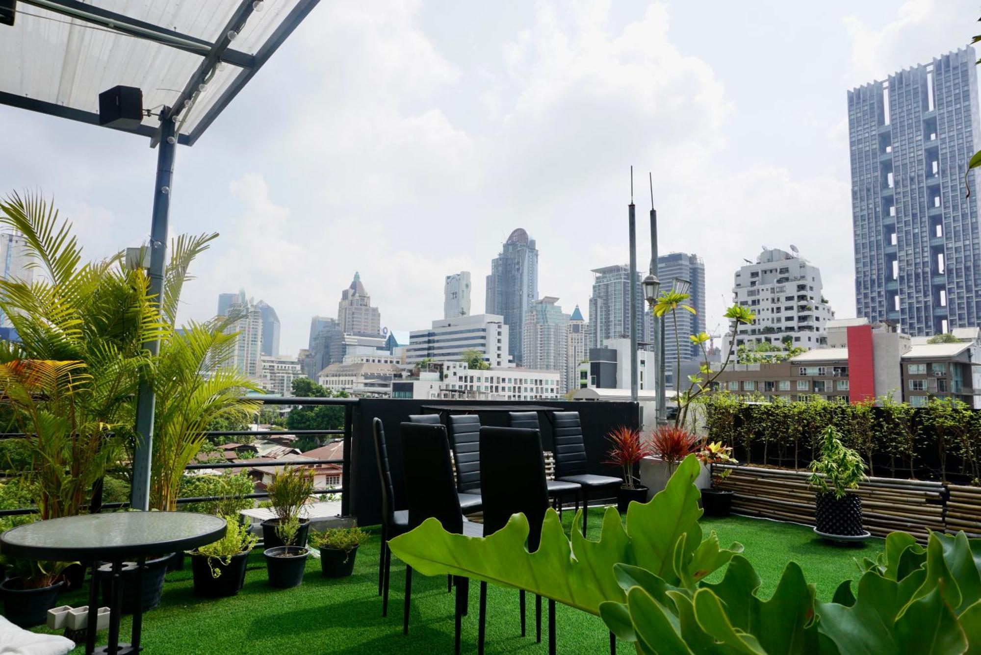 Silom Soi 3 Hash Apartment Hip And Funky With Rooftop View 방콕 외부 사진