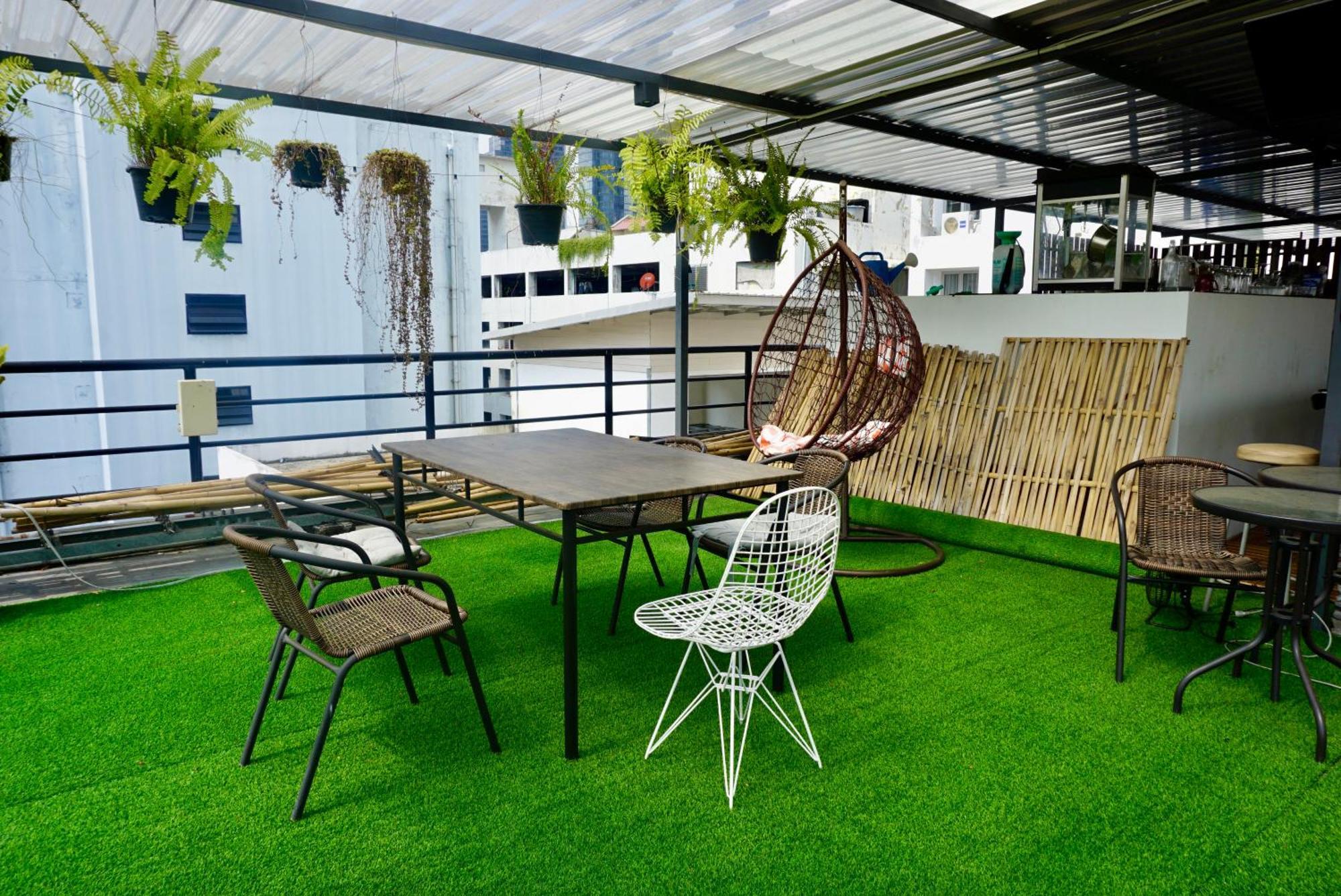 Silom Soi 3 Hash Apartment Hip And Funky With Rooftop View 방콕 외부 사진